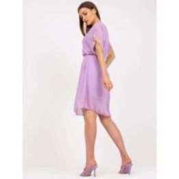 Šviesiai violetinės spalvos suknelė
