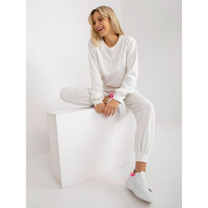 Komplektas ecru – kreminė