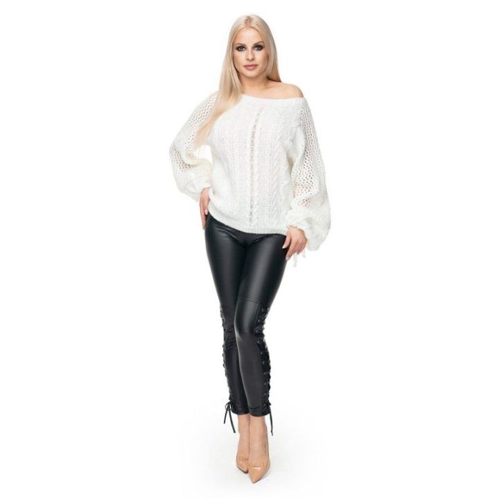 Megztinis PeeKaBoo – balta