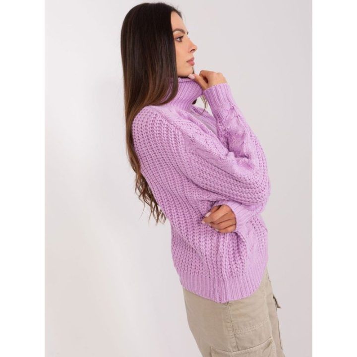 Šviesiai violetinis megztinis – šviesiai alyvinė
