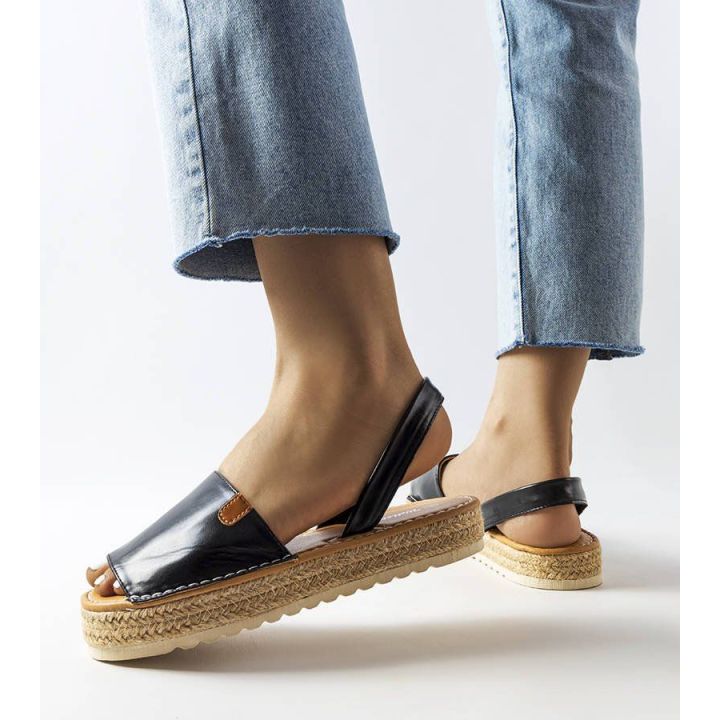 Juodos platforminės espadrilės Sadbera
