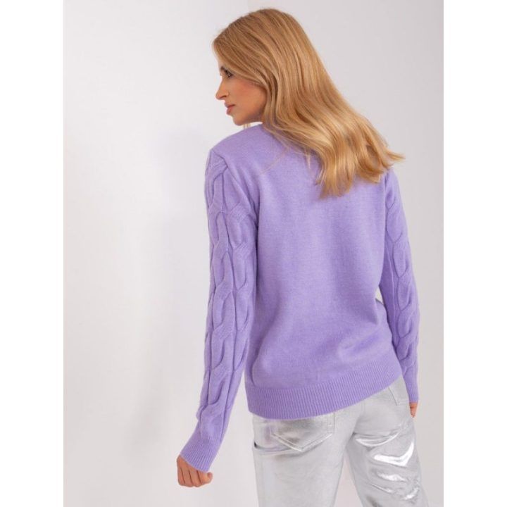Šviesiai violetinis megztinis – šviesiai alyvinė