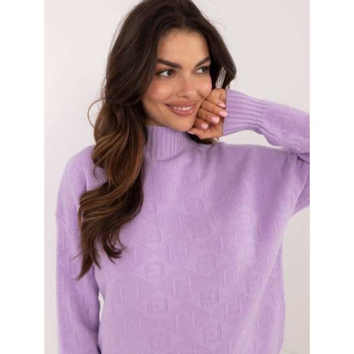 Šviesiai violetinis megztinis – šviesiai alyvinė