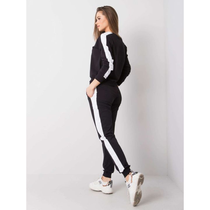 Juodos spalvos rinkinys