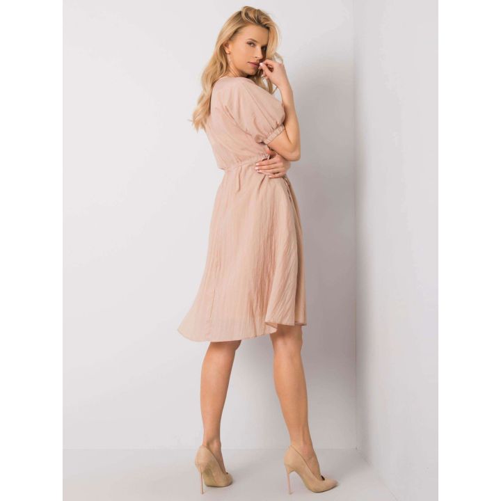 Smėlio spalvos suknelė