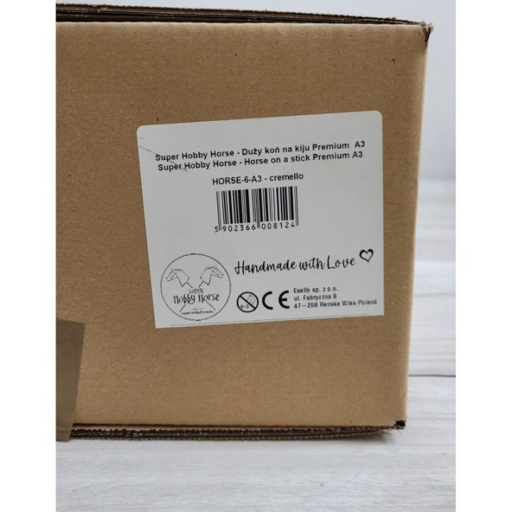 Medinis hobis arkliukas – cremello spalva