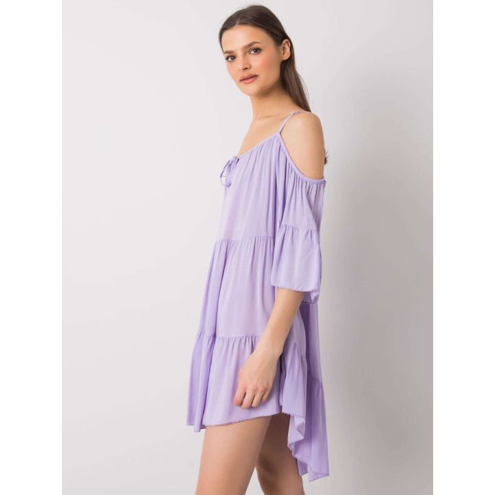 Šviesiai violetinės spalvos suknelė