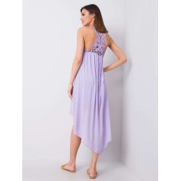 Šviesiai violetinės spalvos suknelė
