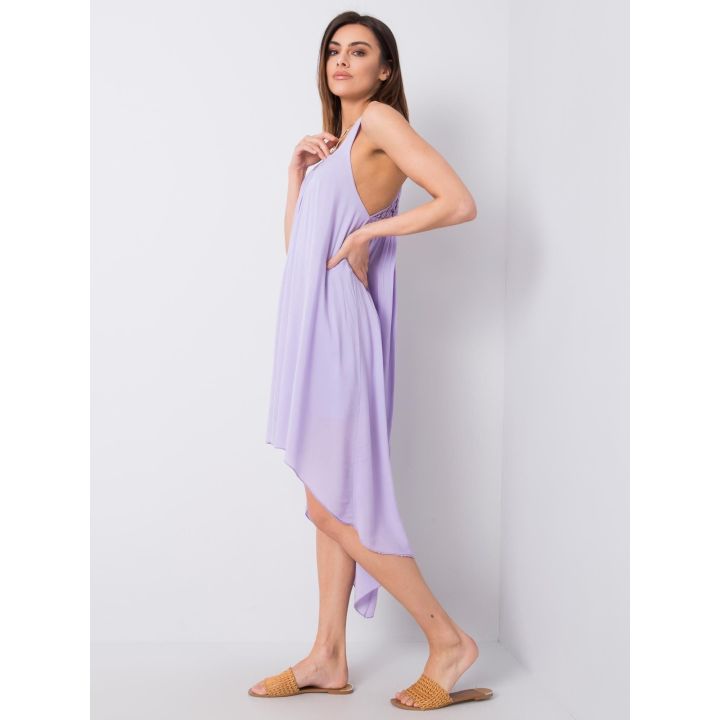 Šviesiai violetinės spalvos suknelė