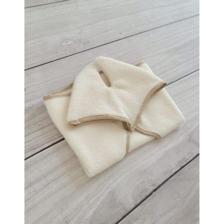 Hobby Horse rinkinys: kreminė fleece antklodė ir ausinukai