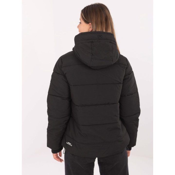 Striukė moteriška juoda pašiltinta Vero Moda