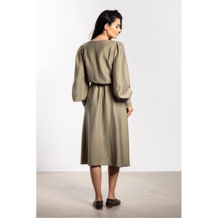 Midi ilgio chaki suknelė ilgomis rankovėmis Awama
