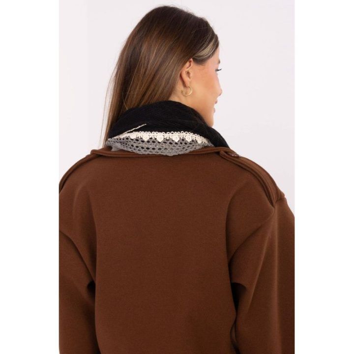 Neckerchief raudonas su baltu ornamentu 220389 AT