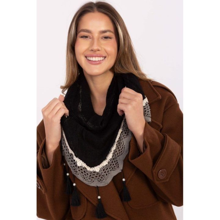 Neckerchief raudonas su baltu ornamentu 220389 AT