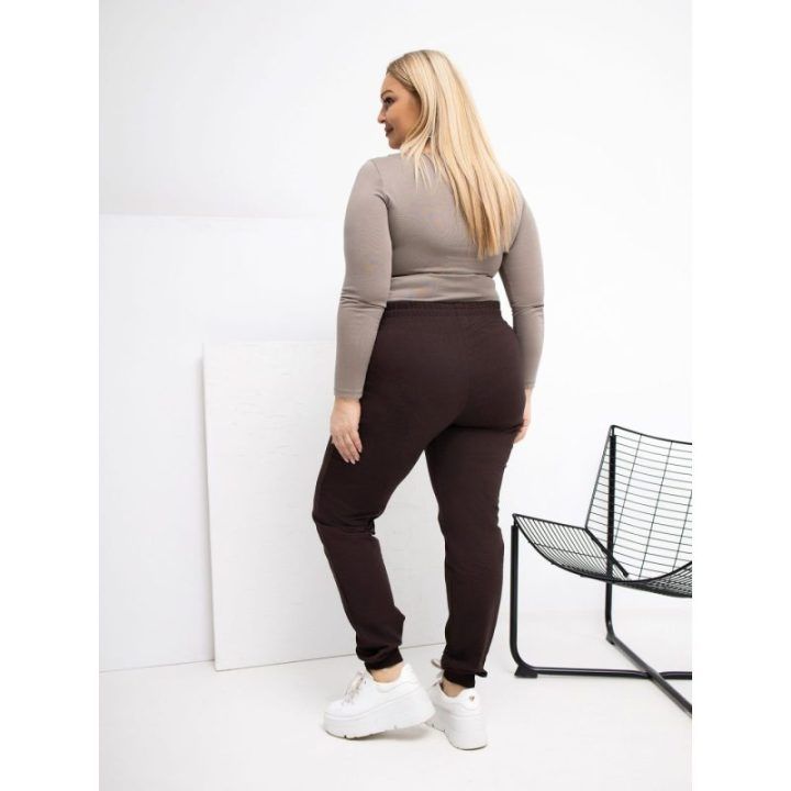 Sportinės kelnės moterims plus size tamsiai rudos spalvos
