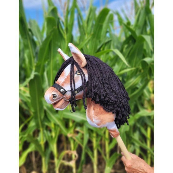 Hobby Horse lazdelinis arkliukas tobiano bay su juoda karčiene Super Hobby Horse Premium