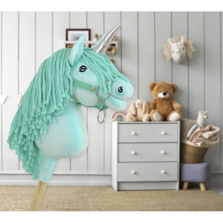 Hobby Horse vienaragis ant lazdos mėtų spalvos su sidabriniu ragu