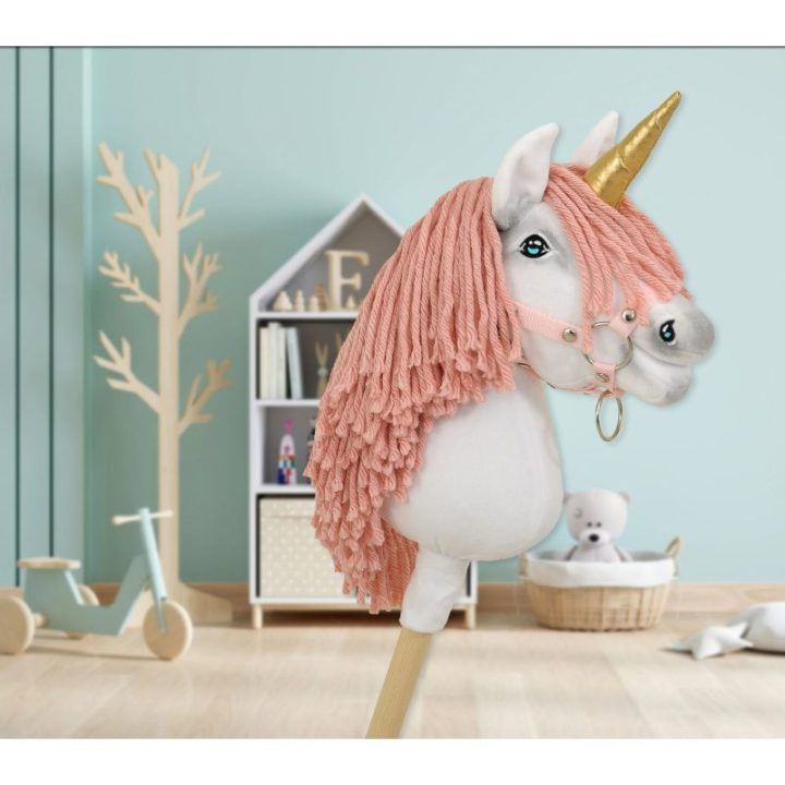 Vienaragis ant lazdos Hobby Horse su rožine karčiene ir auksiniu ragu
