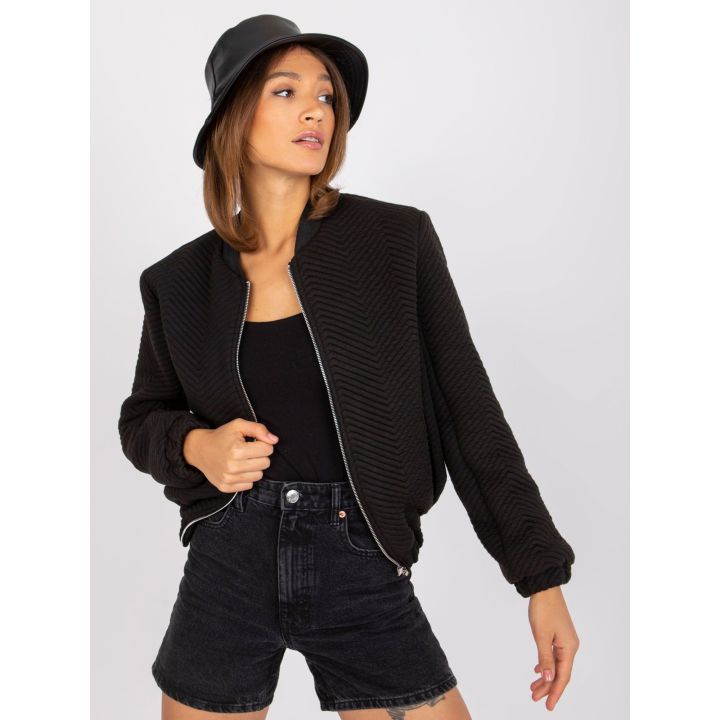 Striukė juoda