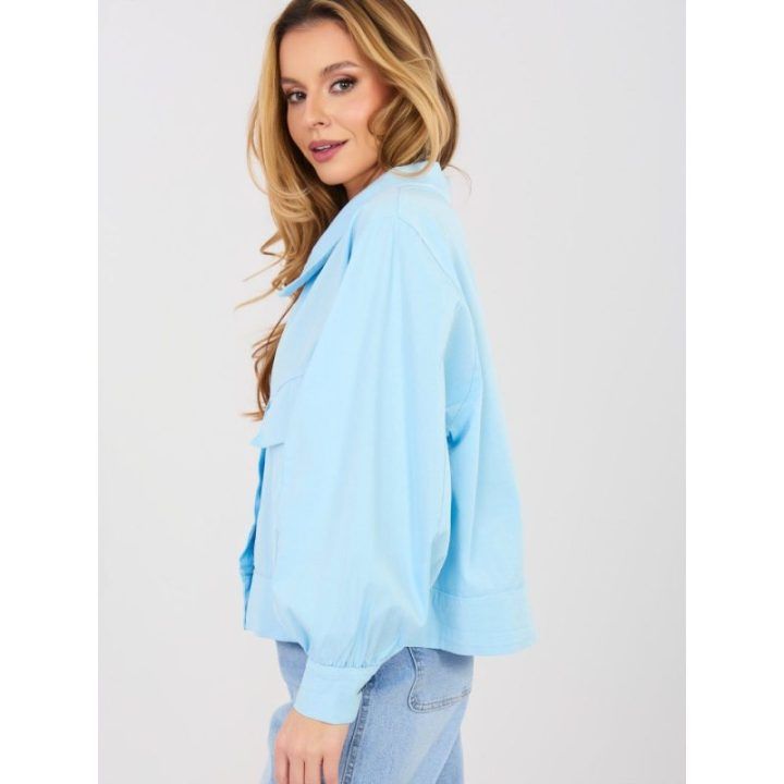Moteriška oversize šviesiai mėlyna striukė