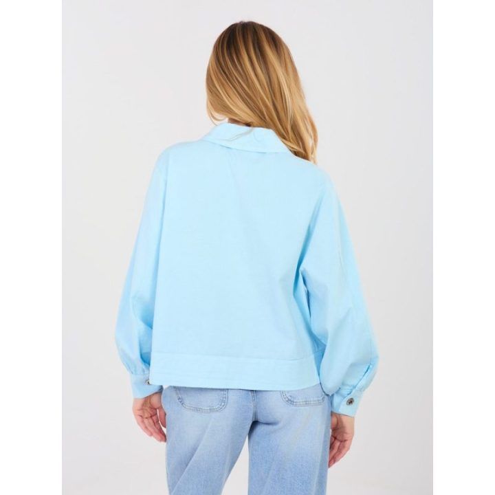 Moteriška oversize šviesiai mėlyna striukė