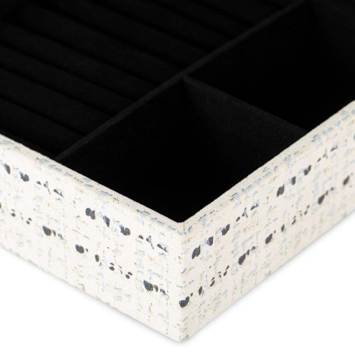 Kreminės spalvos ir juoda papuošalų dėžutė 18 x 6,5 cm