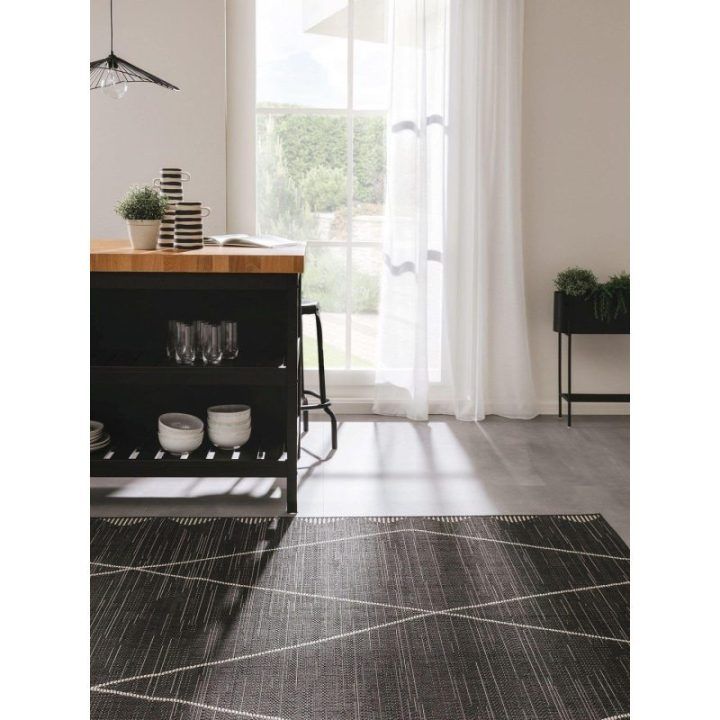 Kilimas juodas 60×110 iš sintetinių pluoštų benuta