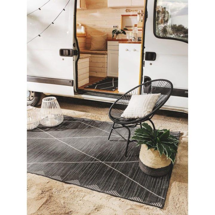 Kilimas juodas 60×110 iš sintetinių pluoštų benuta