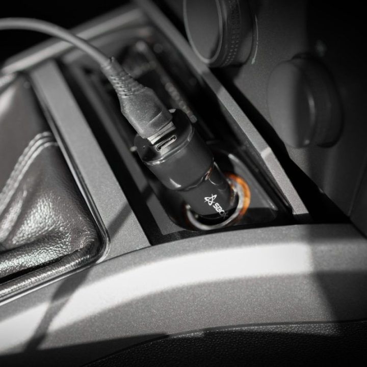 Automobilinis įkroviklis 38W, juodas