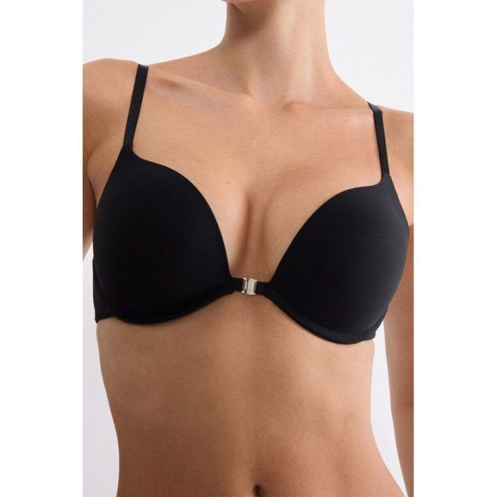 Juoda trikampė bikinio viršutinė dalis Triumph