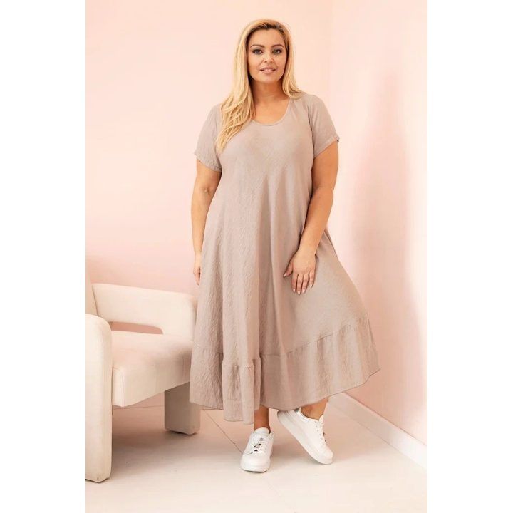 Moteriška Plus Size suknelė su trumpomis rankovėmis ir raukinuku, kapučino spalvos