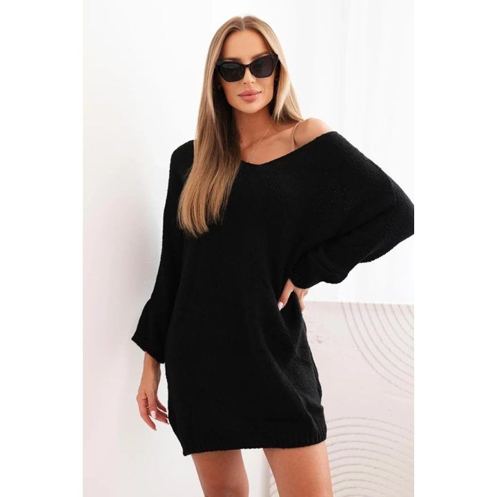 Moteriška Plus Size juoda suknelė su V formos iškirpte ir vilna