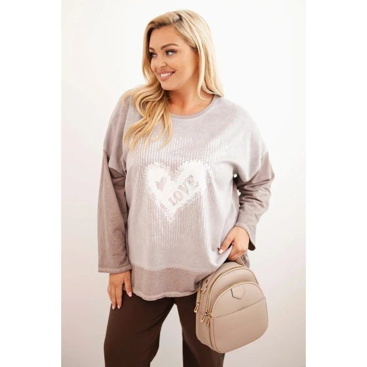 Moteriškas Plus Size džemperis su širdies raštu ir raišteliais, kapučino spalvos