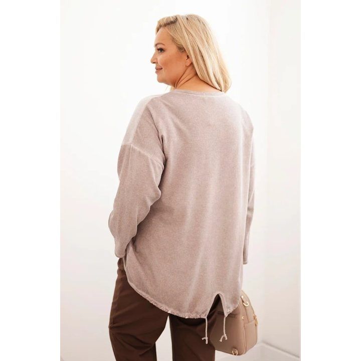 Moteriškas Plus Size džemperis su širdies raštu ir raišteliais, kapučino spalvos
