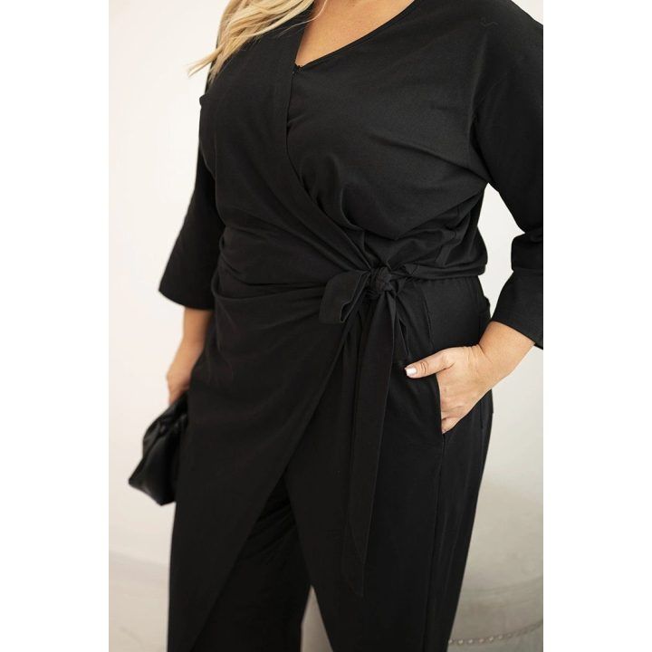 Moteriškas Plus Size juodas medvilninis kombinezonas su diržu ties juosmeniu ir 3/4 rankovėmis