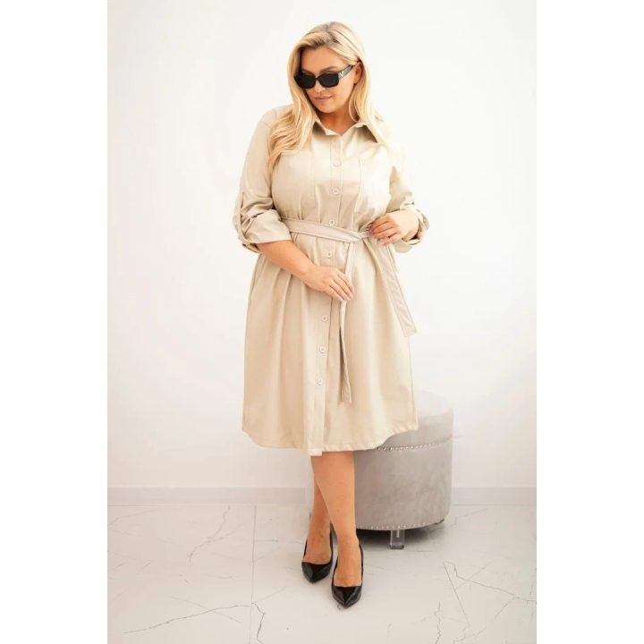 Moteriška Plus Size smėlio spalvos suknelė iš ekoodos su diržu ir apykakle