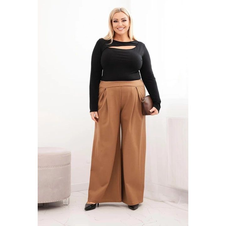 Moteriškos Plus Size kelnės plačiomis klešnėmis ir klostėmis, kapučino spalvos