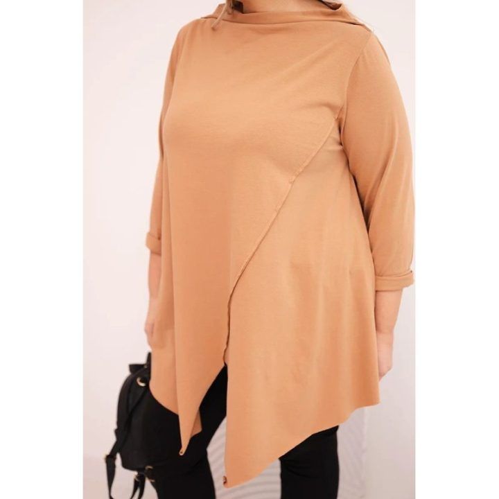 Moteriška Plus Size asimetrinė palaidinė su atlenktomis rankovėmis, kapučino spalvos