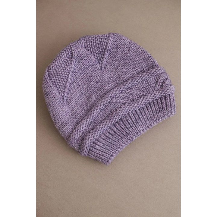 Moteriška žieminė kepurė su pynių raštu K428, violetinės spalvos