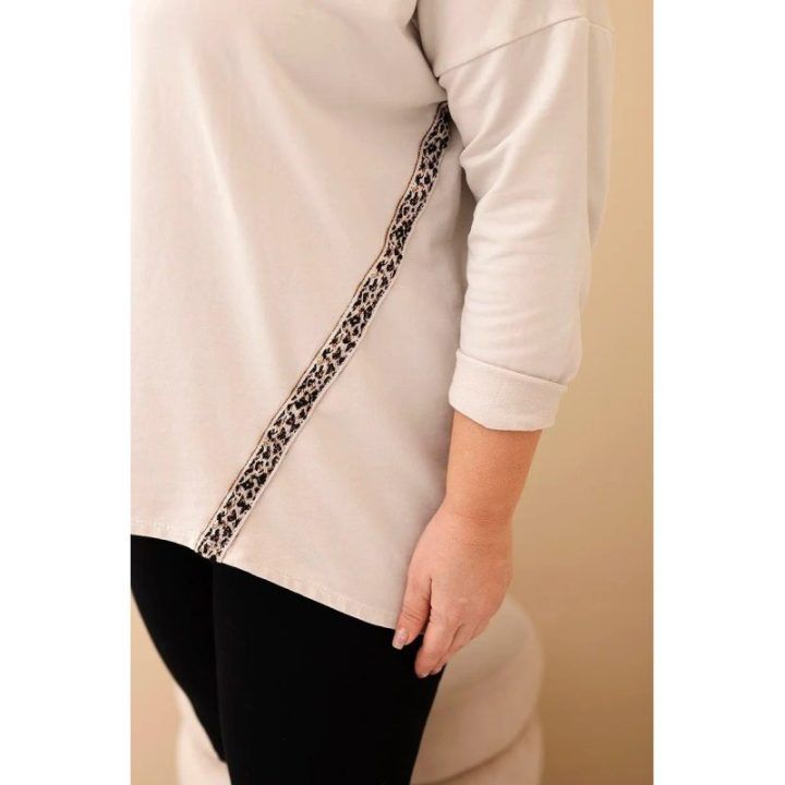 Moteriška Plus Size medvilninė palaidinė su leopardo rašto detalėmis, smėlio spalvos
