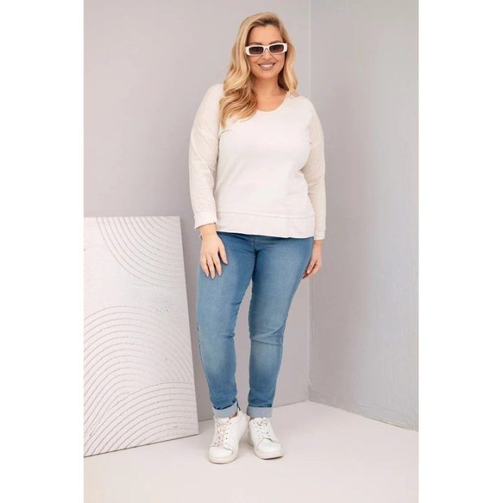 Moteriška Plus Size palaidinė su V formos iškirpte ir ilgesne nugara, smėlio spalvos
