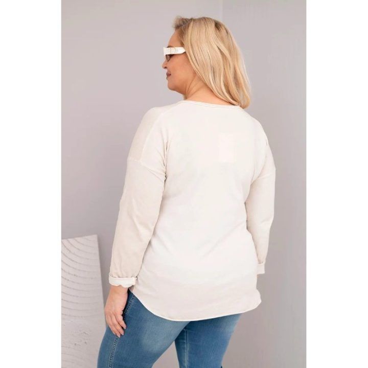 Moteriška Plus Size palaidinė su V formos iškirpte ir ilgesne nugara, smėlio spalvos