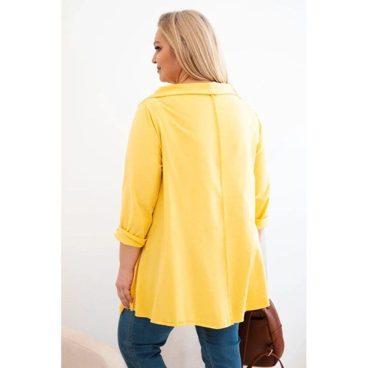 Moteriška Plus Size geltona asimetrinė palaidinė su užriestomis rankovėmis
