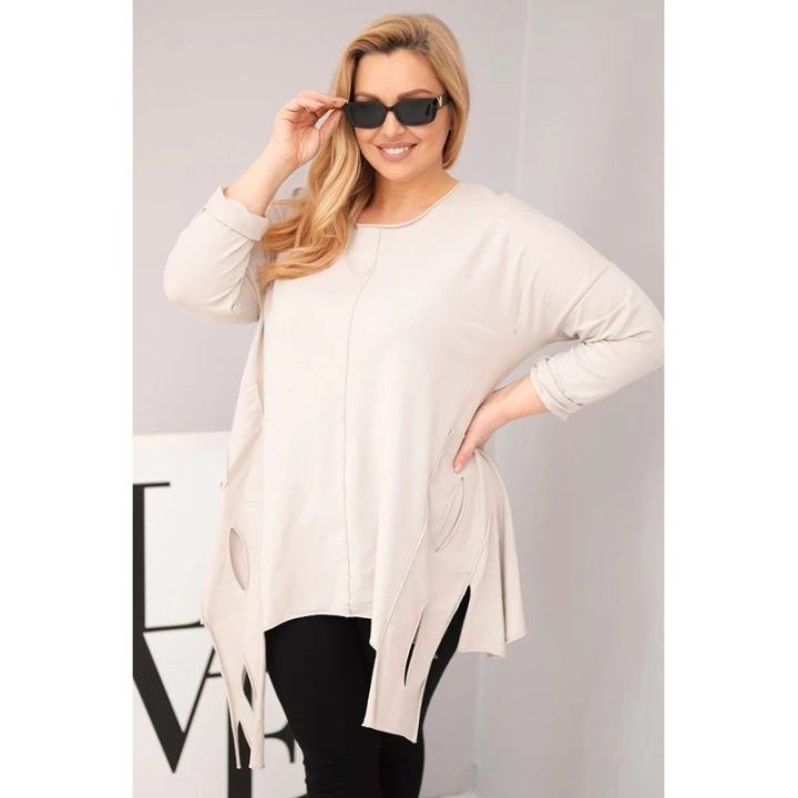 Moteriška Plus Size smėlio spalvos palaidinė su asimetriniu apačios kirpimu ir iškirpimais