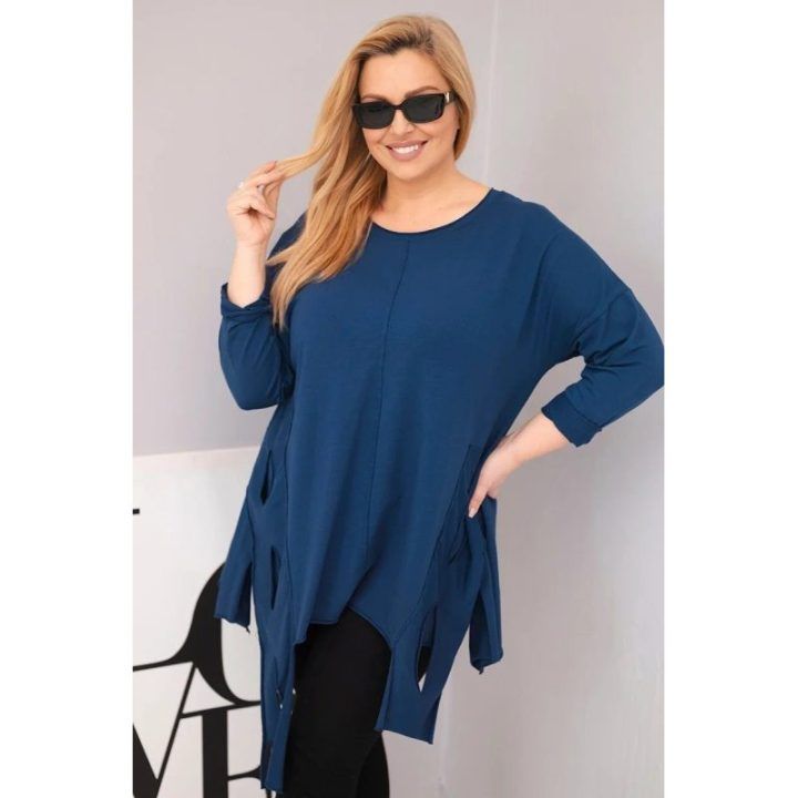 Moteriška Plus Size medvilninė palaidinė su asimetrišku apačios kirpimu ir iškarpomis, tamsiai mėlyna