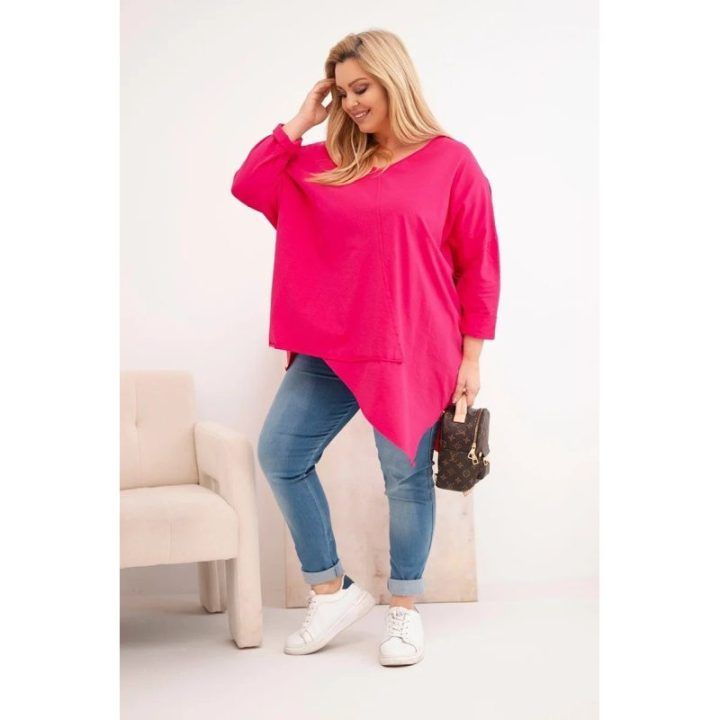 Moteriška Plus Size palaidinė su asimetriniu apačios kraštu ir V formos iškirpte, fuksijos spalvos
