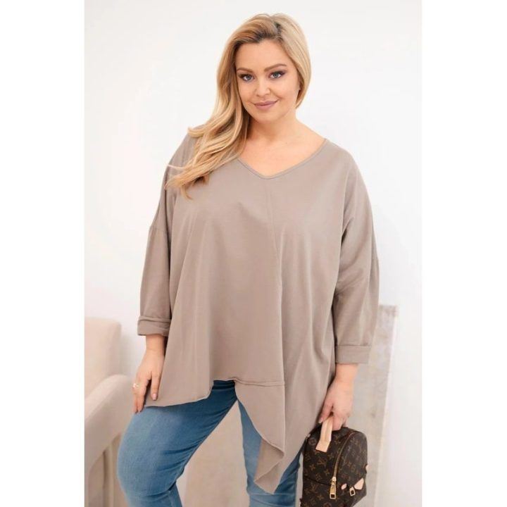 Moteriška Plus Size palaidinė su asimetriniu apačios kraštu ir V formos iškirpte, kapučino spalvos