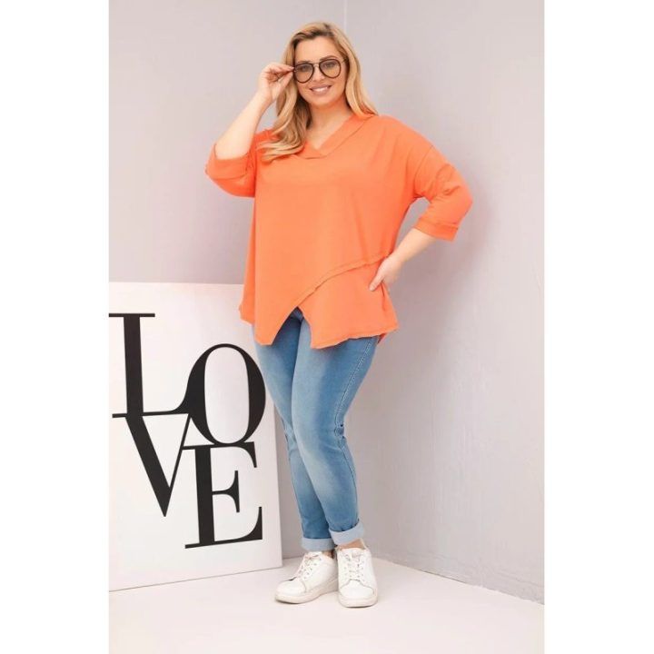 Moteriška Plus Size palaidinė su gilia V formos iškirpte ir asimetriniu apačios kraštu, persikų spalvos