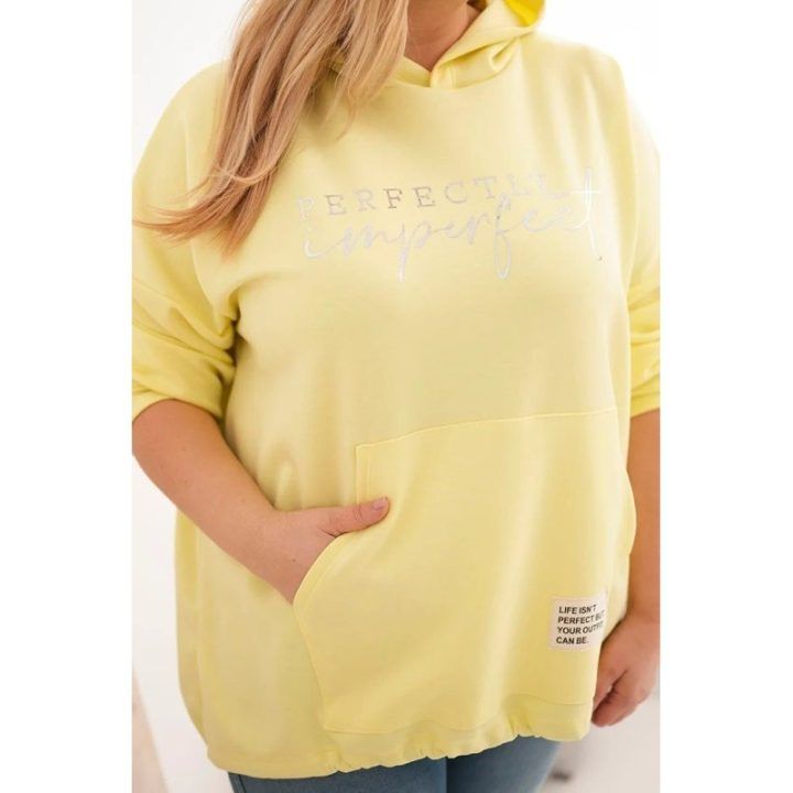 Moteriškas Plus Size geltonas džemperis su gobtuvu ir spauda