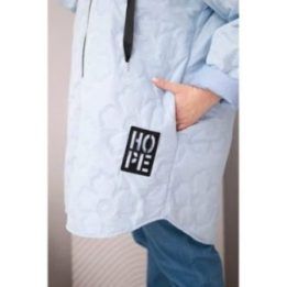 Moteriška Plus Size striukė su gobtuvu HOPE, mėlynos spalvos